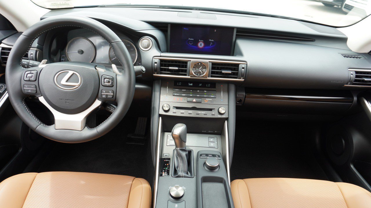 Used 2019 Lexus IS 300 w/ Premium Package RWD image 28