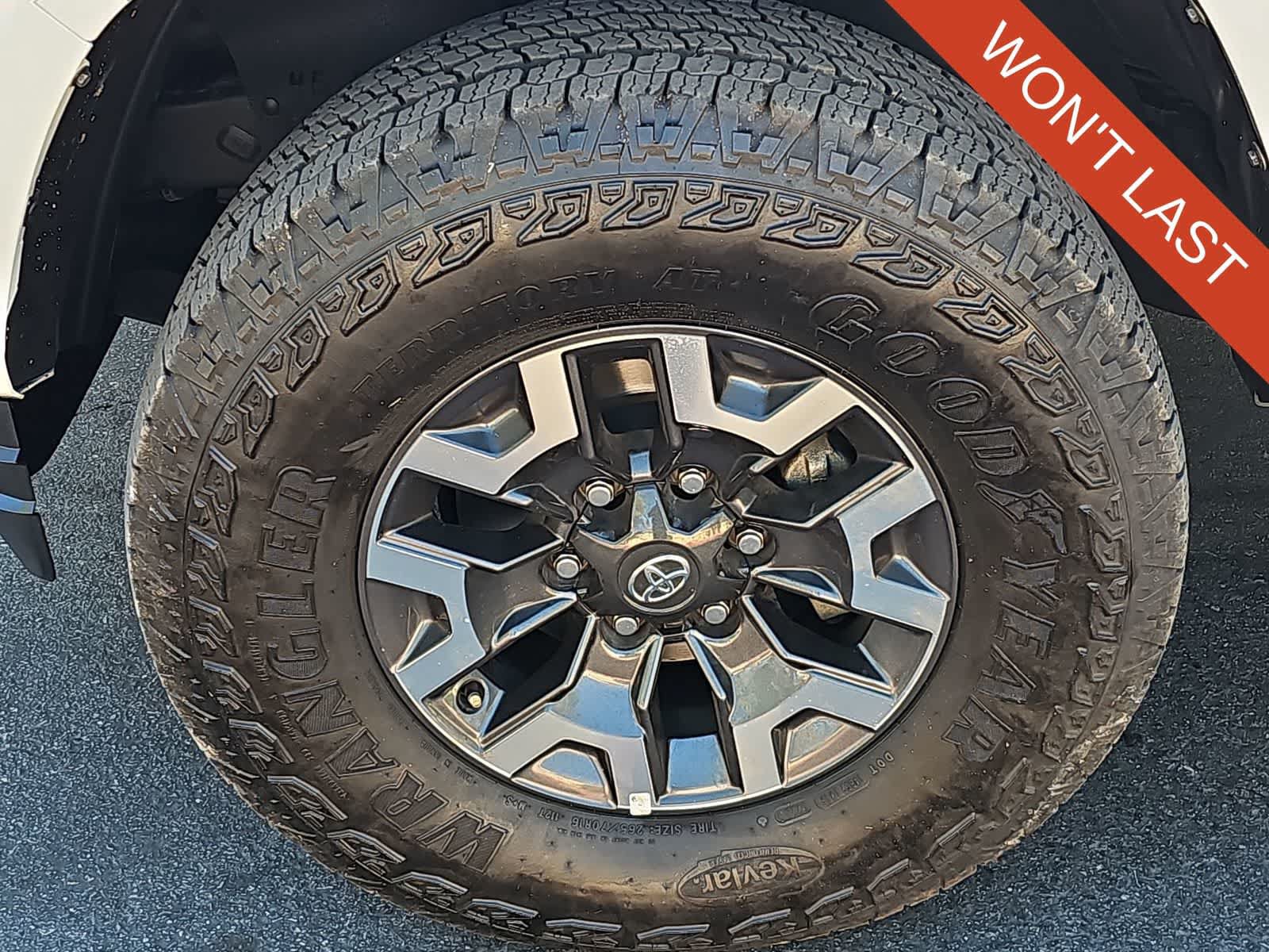 Used 2019 Toyota Tacoma SR5 RWD image 12
