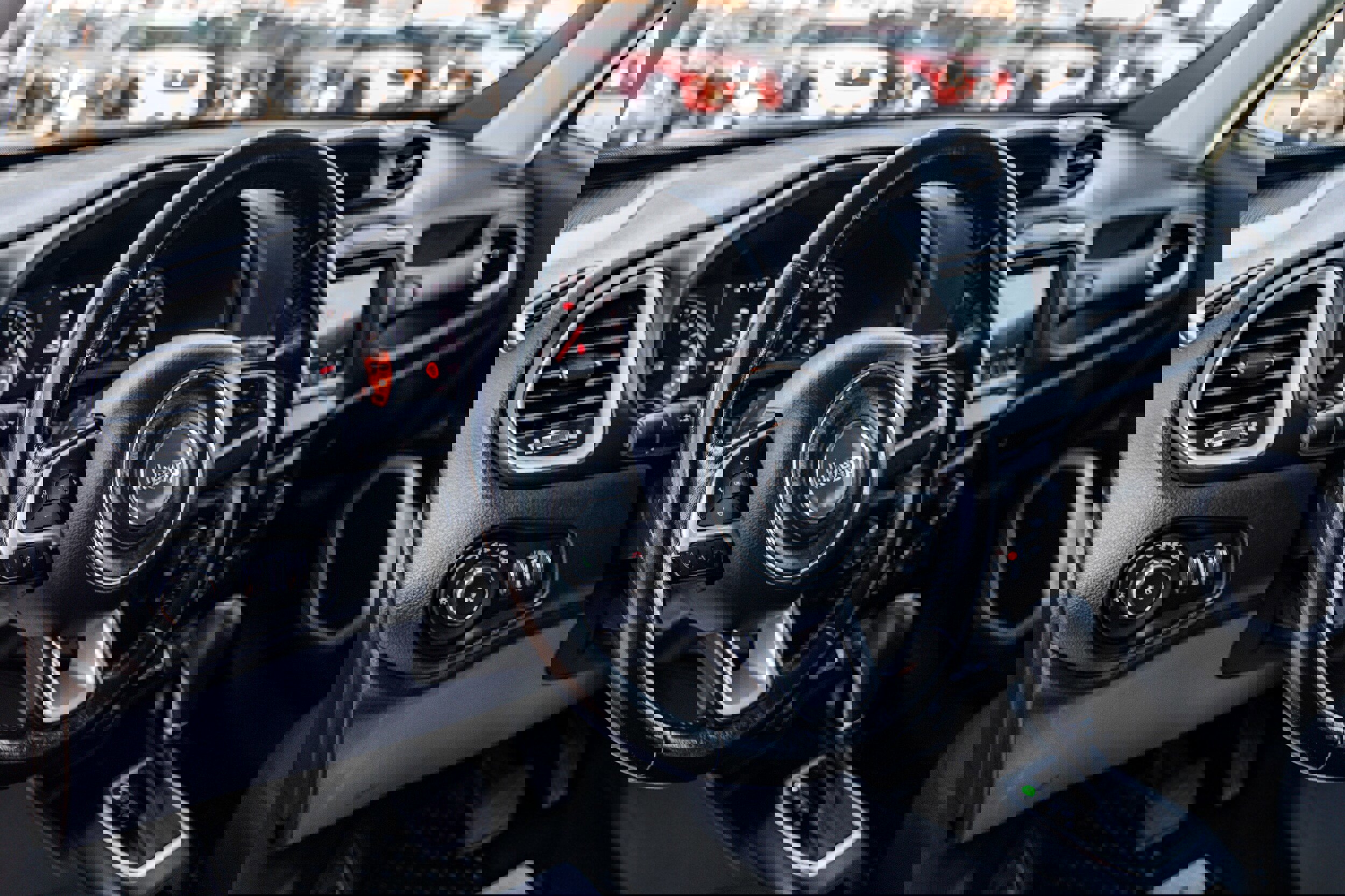 Used 2018 Jeep Renegade Latitude w/ Cold Weather Group image 8