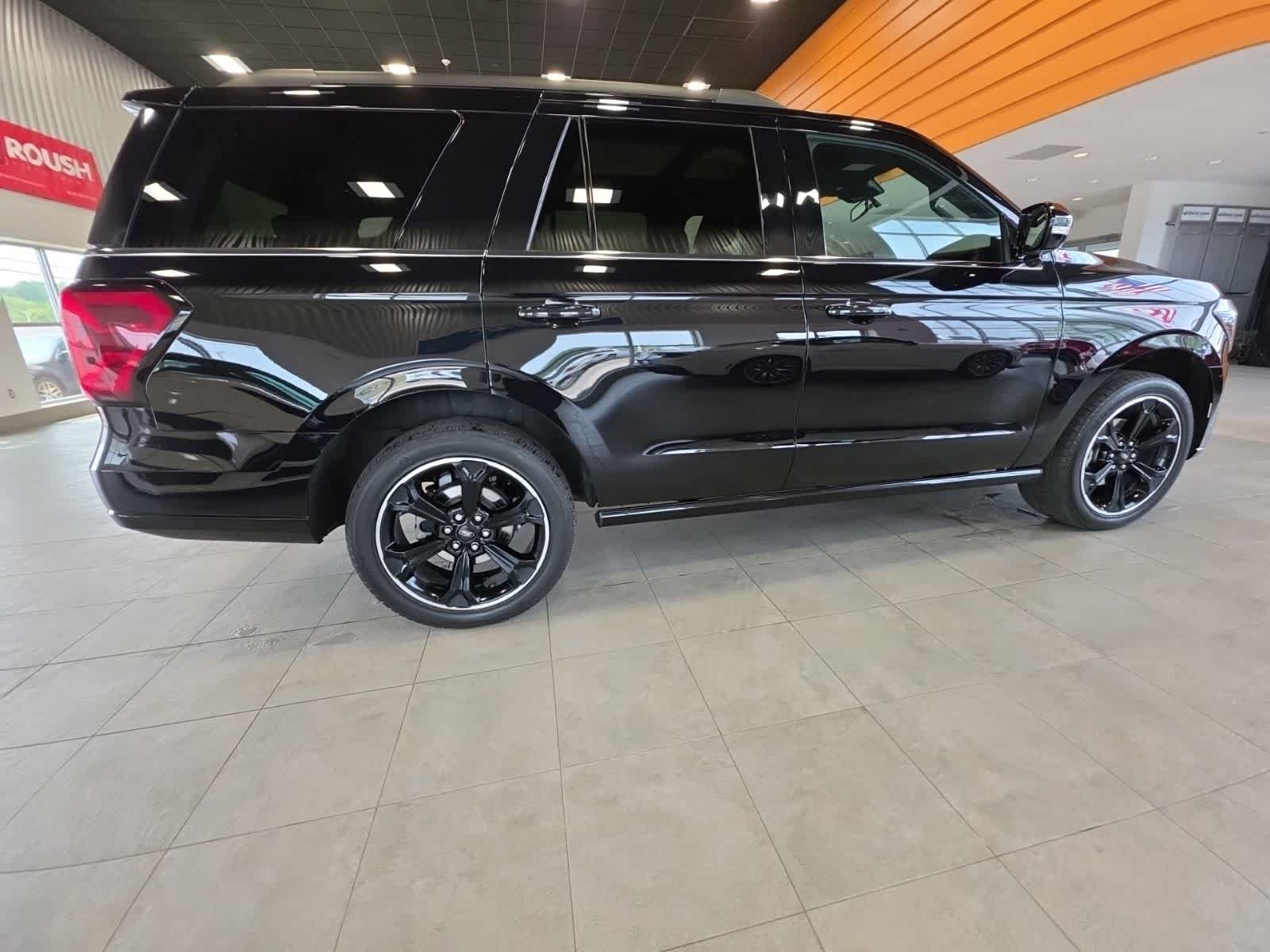 Used 2023 Ford Expedition Limited AWD/4WD image 7