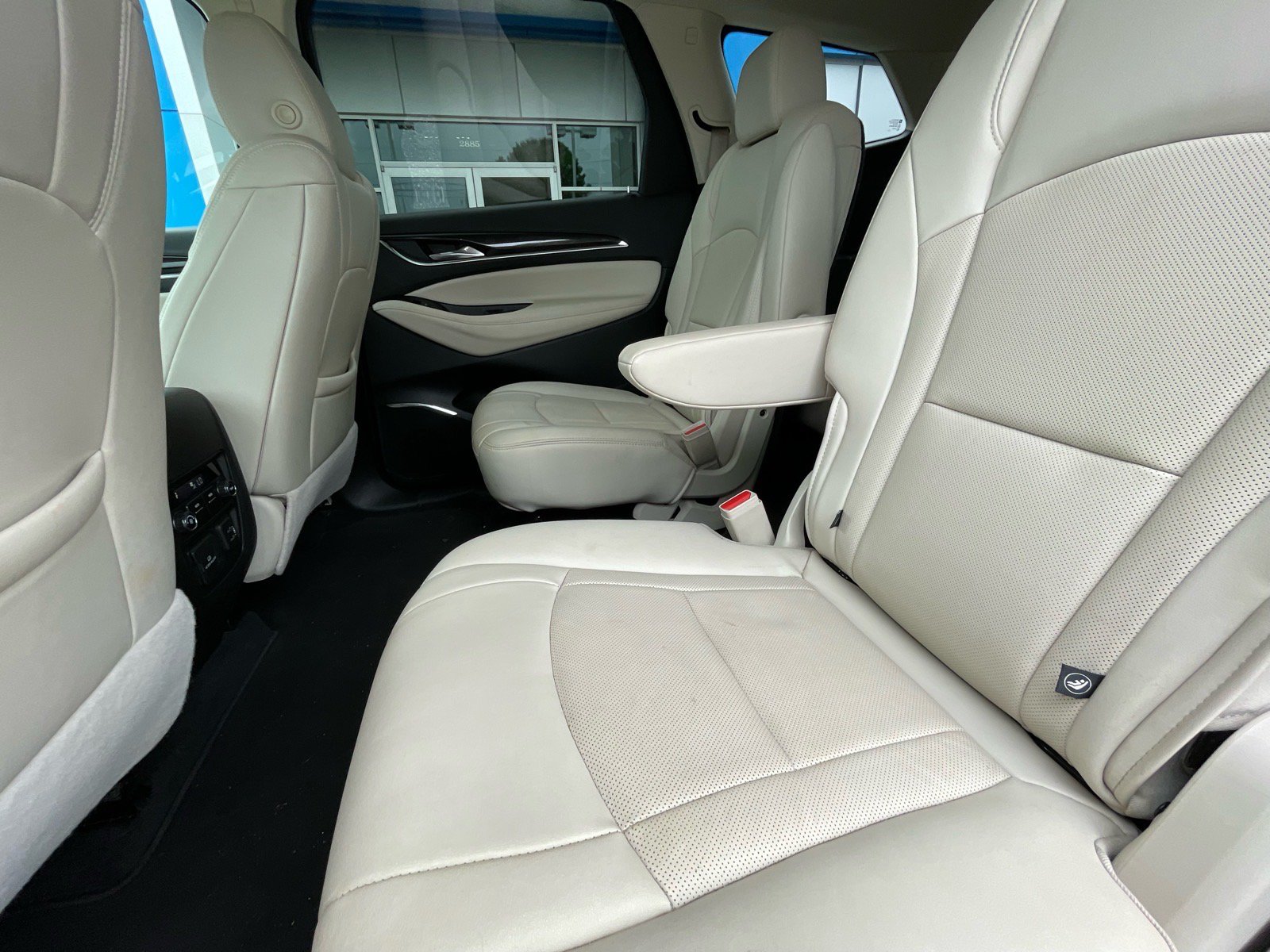 Used 2023 Buick Enclave Essence w/ Experience Buick Package FWD image 6