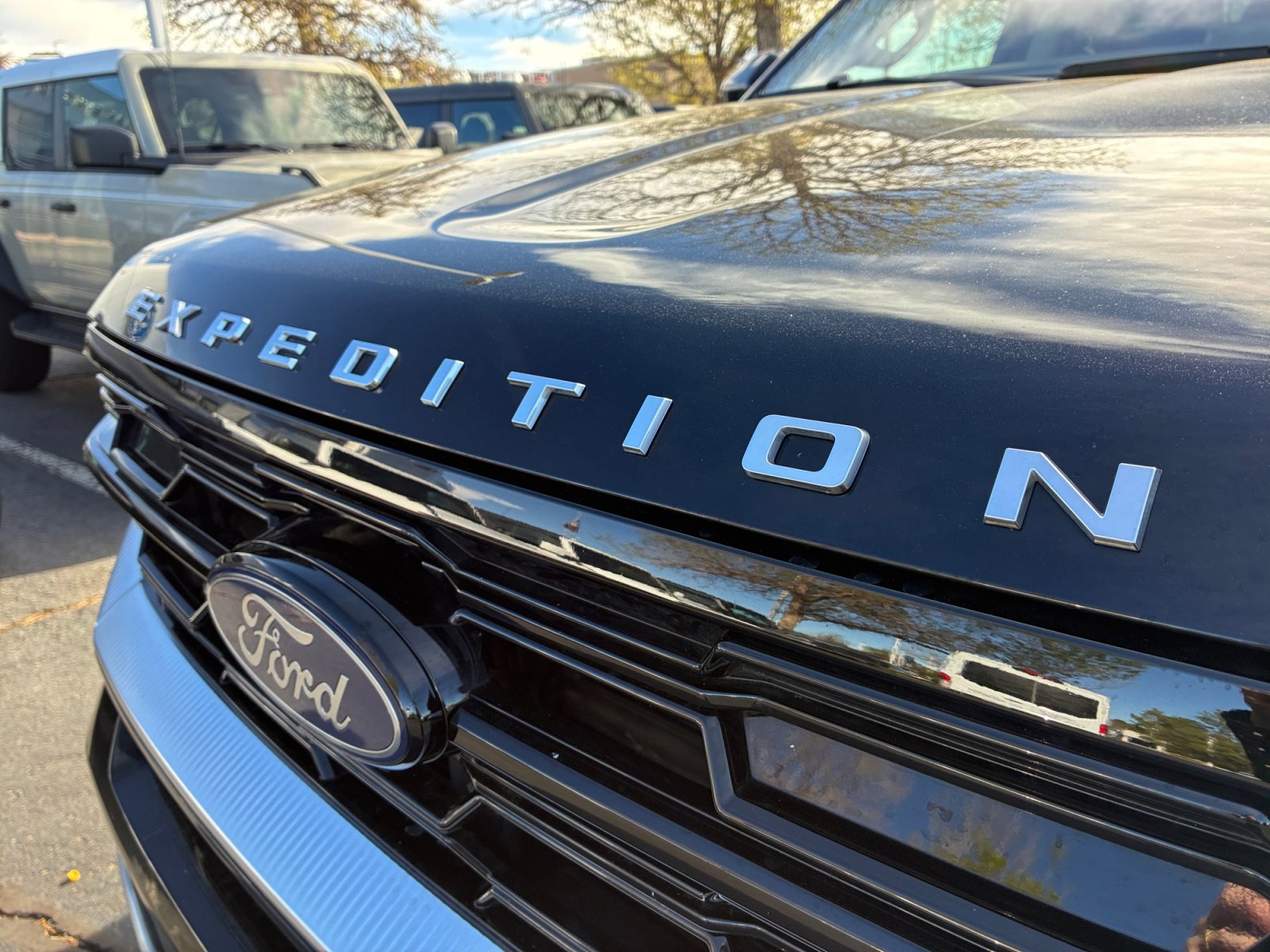 Used 2025 Ford Expedition Max Platinum AWD/4WD image 24