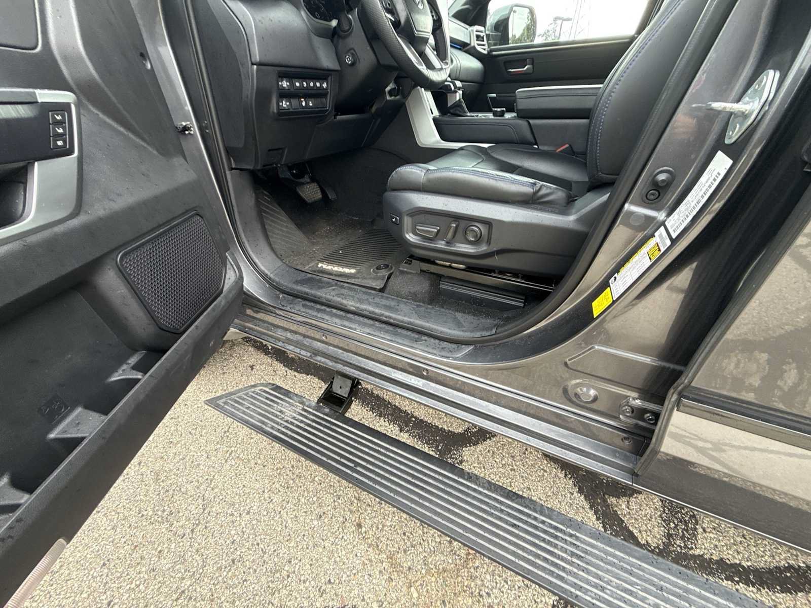 Used 2024 Toyota Tundra Platinum AWD/4WD image 33