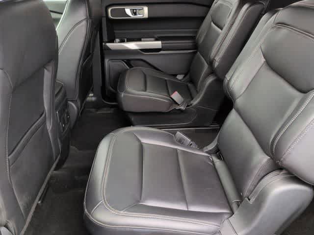 Used 2023 Ford Explorer XLT w/ Equipment Group 202A AWD/4WD image 19