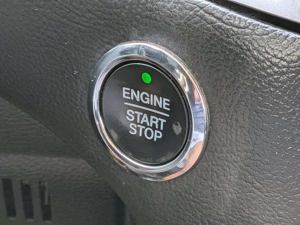 Used 2017 Ford Edge SE FWD image 20