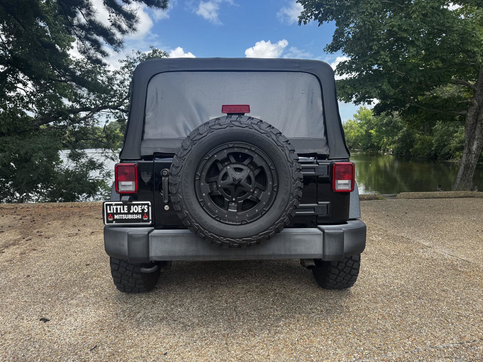 Used 2017 Jeep Wrangler Unlimited Sport AWD/4WD image 6