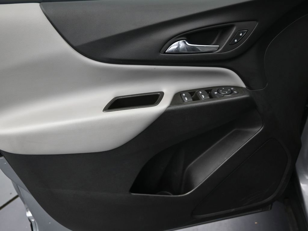 Used 2023 Chevrolet Equinox LS FWD image 12