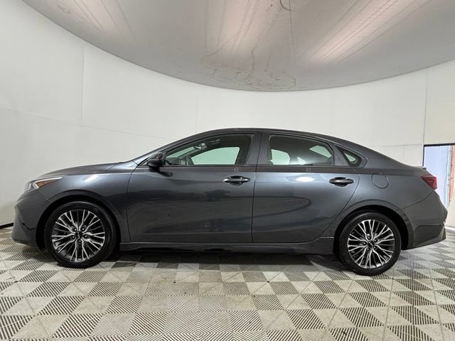 Used 2022 Kia Forte GT-Line w/ GT-Line Technology Package FWD image 4