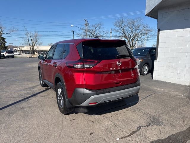 Used 2023 Nissan Rogue S image 4