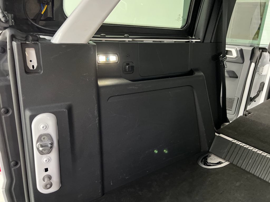 Used 2025 Ford Bronco Outer Banks AWD/4WD image 33