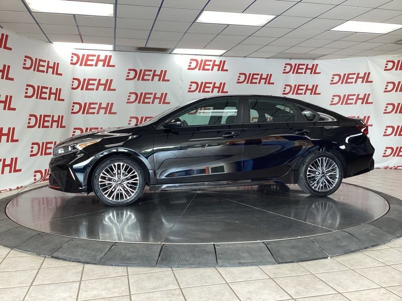 Used 2023 Kia Forte GT-Line w/ GT-Line Technology Package FWD image 4