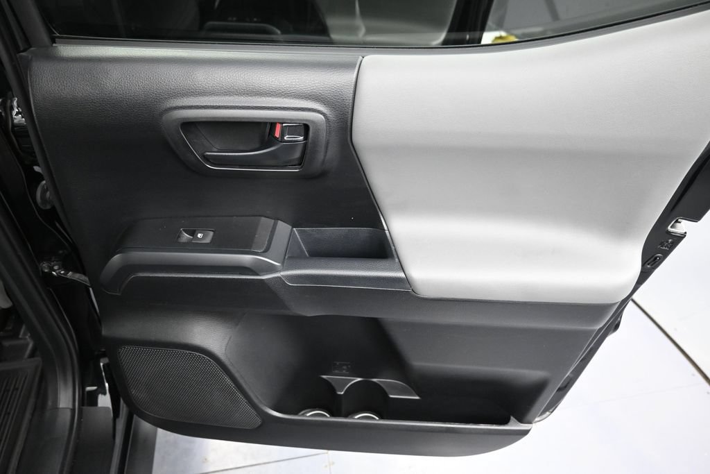 Used 2022 Toyota Tacoma SR AWD/4WD image 26