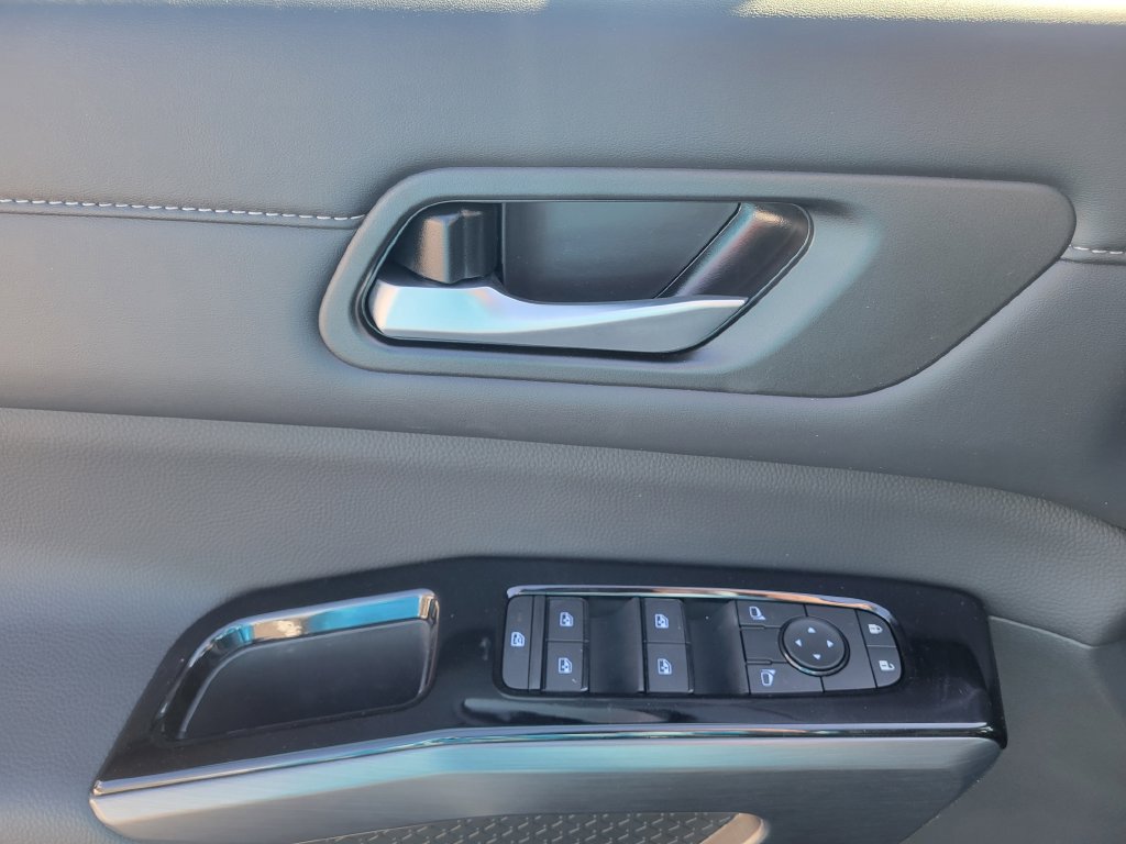 New 2026 Nissan Pathfinder SL AWD/4WD image 16