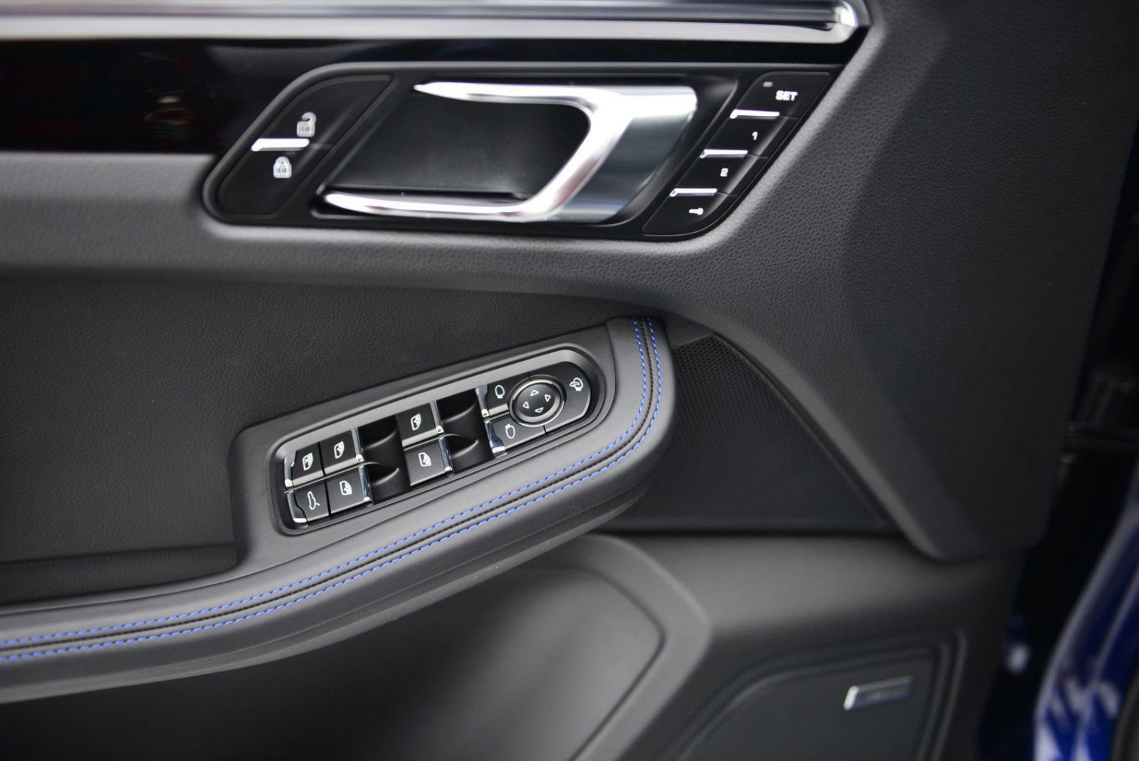 Used 2025 Porsche Macan image 13