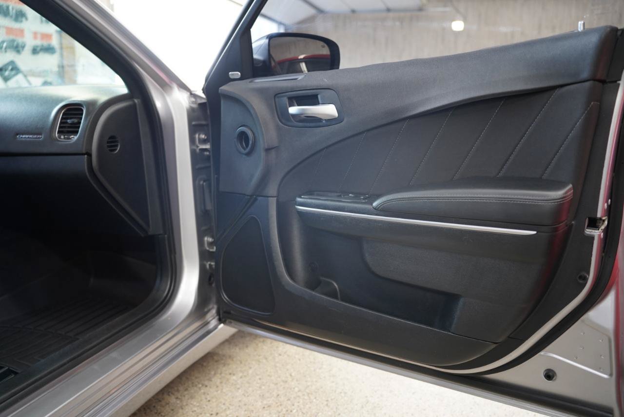 Used 2018 Dodge Charger R/T RWD image 26