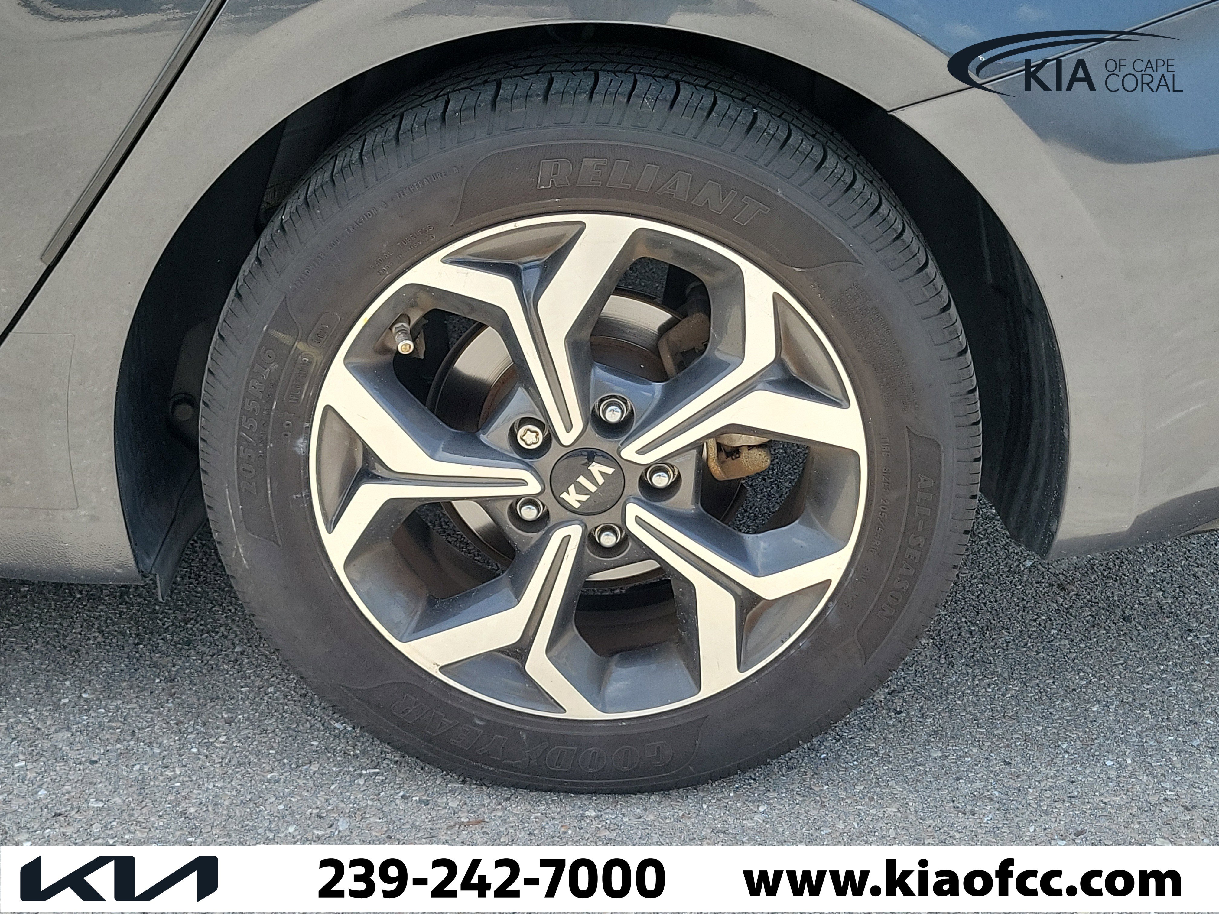 Used 2020 Kia Forte LXS FWD image 9