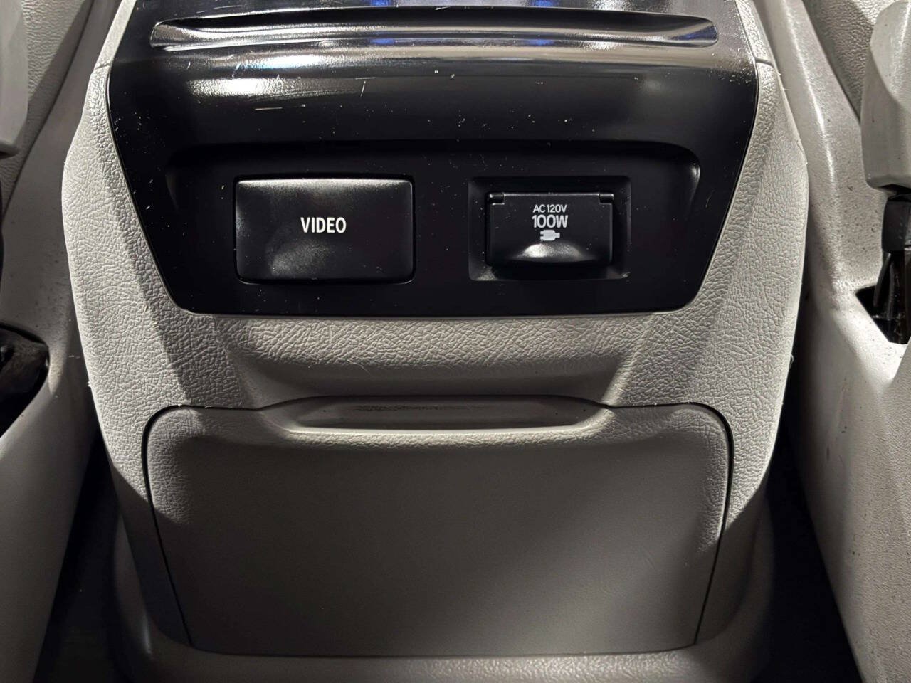 Used 2017 Toyota Sienna XLE Premium AWD/4WD image 25