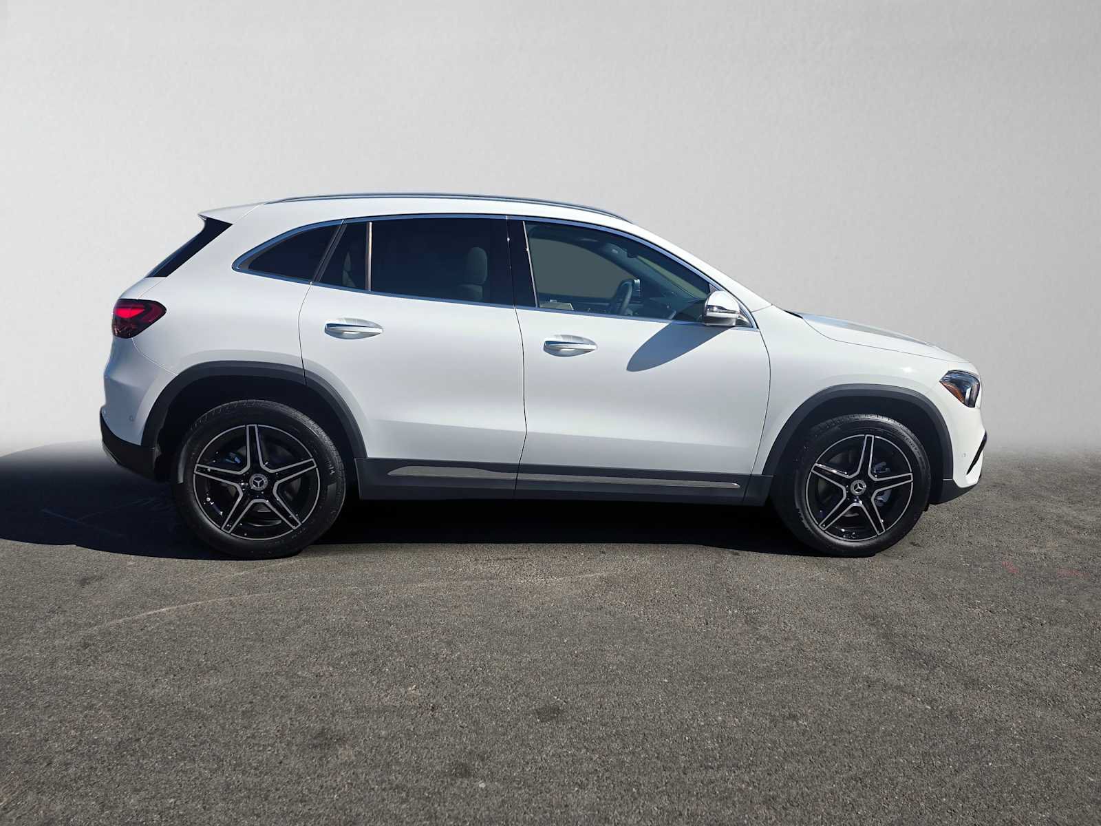 New 2026 Mercedes-Benz GLA 250 image 2