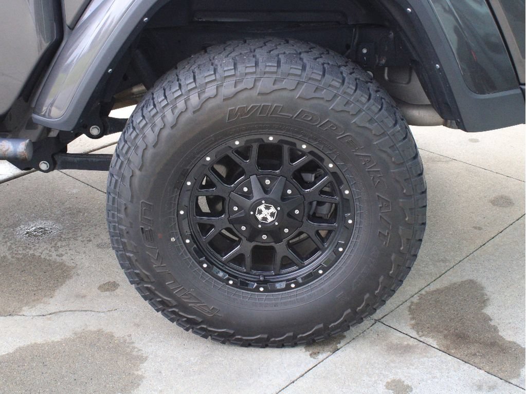 Used 2022 Jeep Gladiator Sport AWD/4WD image 13