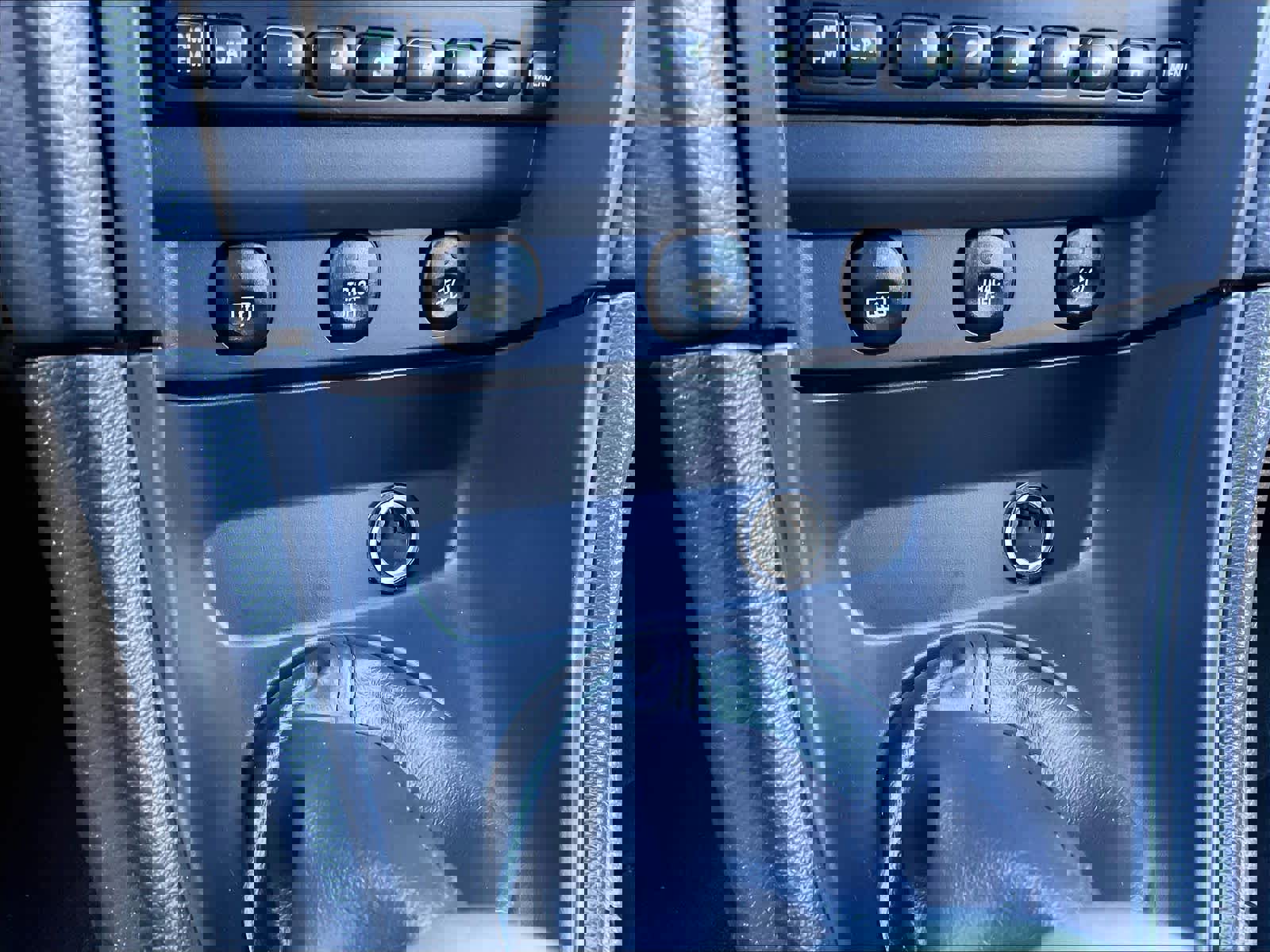 Used 2004 Ford Mustang Mach 1 image 25