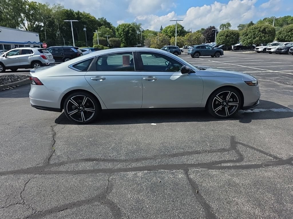 Used 2024 Honda Accord Sport image 8