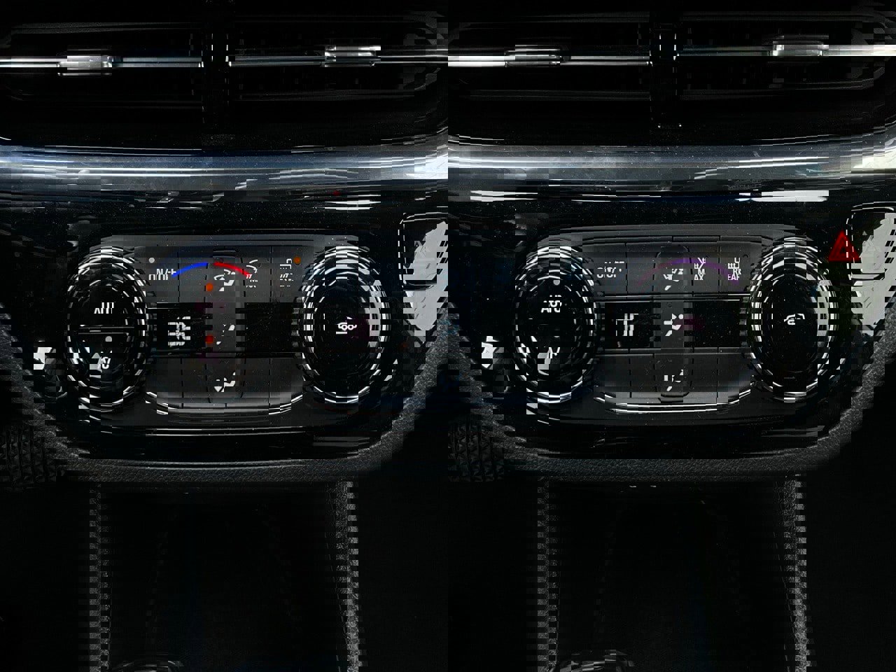 Used 2025 Buick Envista Sport Touring image 25