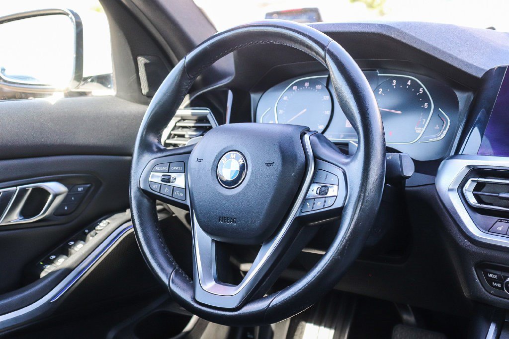 Used 2022 BMW 330i Sedan w/ Driving Assistance Package RWD image 15