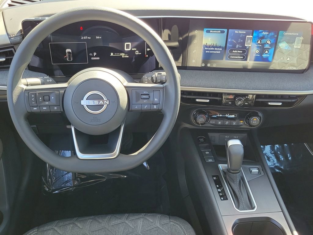 New 2026 Nissan Kicks SV w/ Illumination Package FWD image 5
