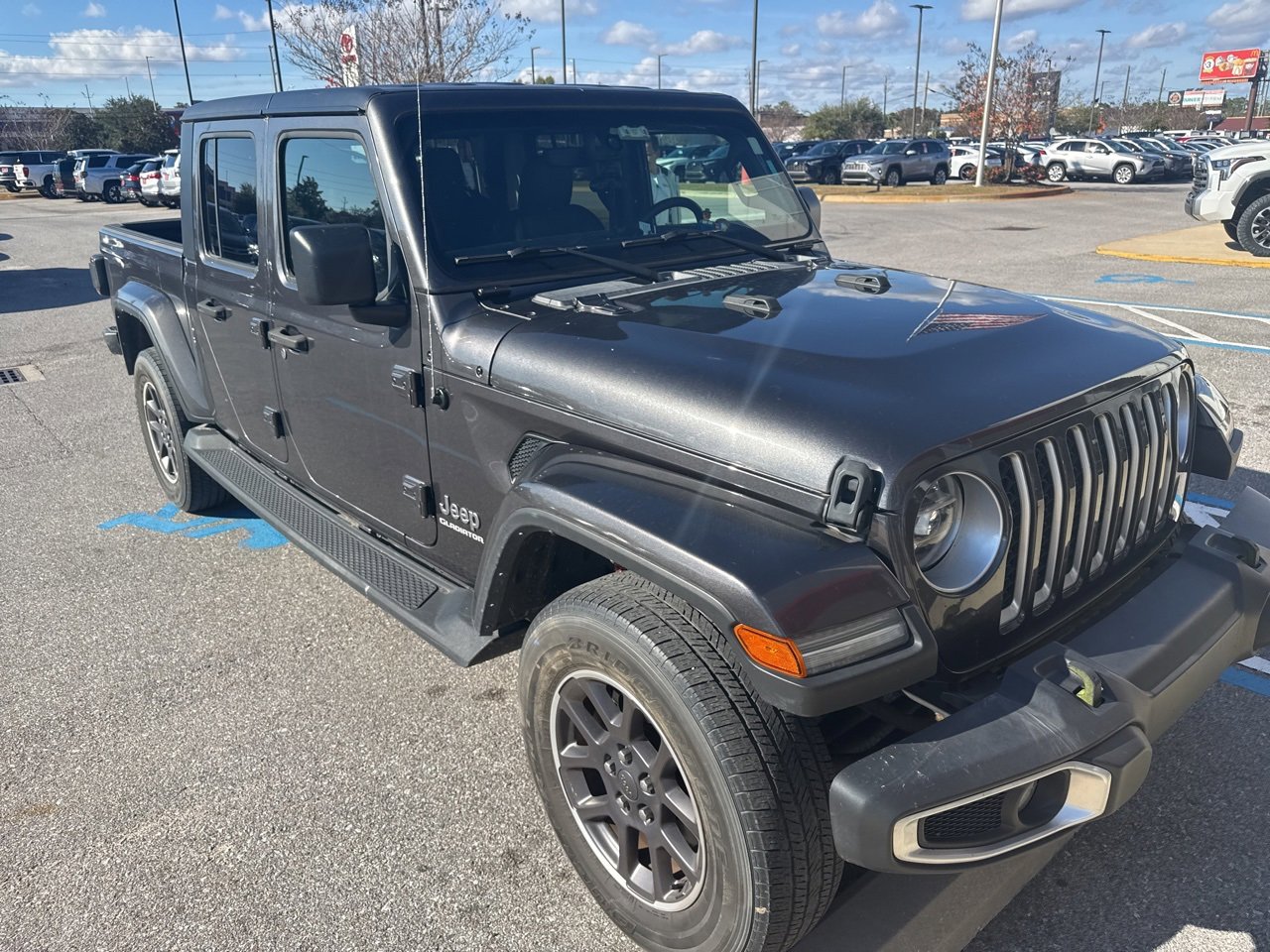 Used 2022 Jeep Gladiator Overland w/ Popular Equipment Package image 3