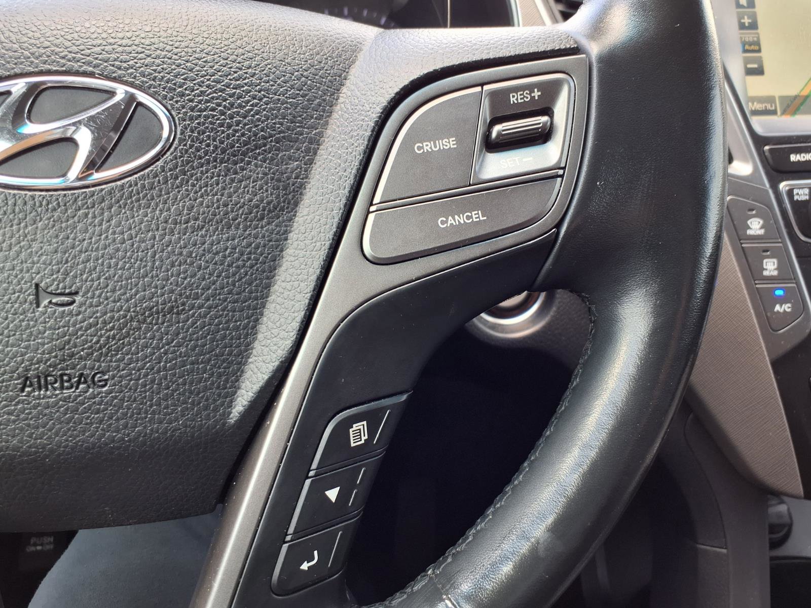 Used 2017 Hyundai Santa Fe SE FWD image 16