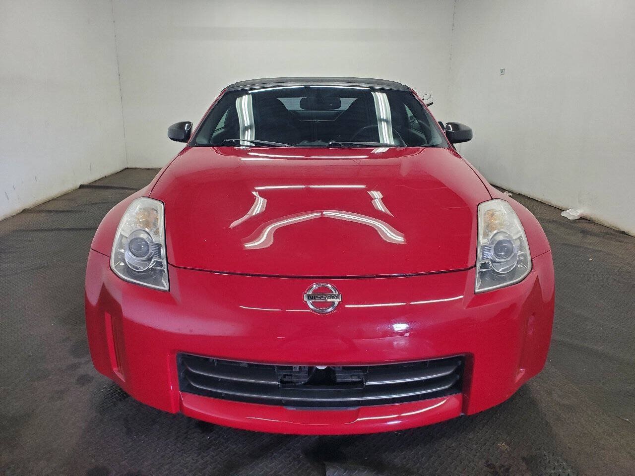 Used 2007 Nissan 350Z Enthusiast RWD image 2