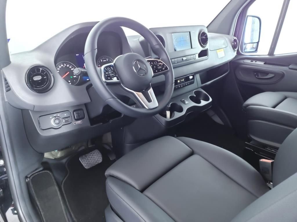 Used 2022 Mercedes-Benz Sprinter 2500 image 47