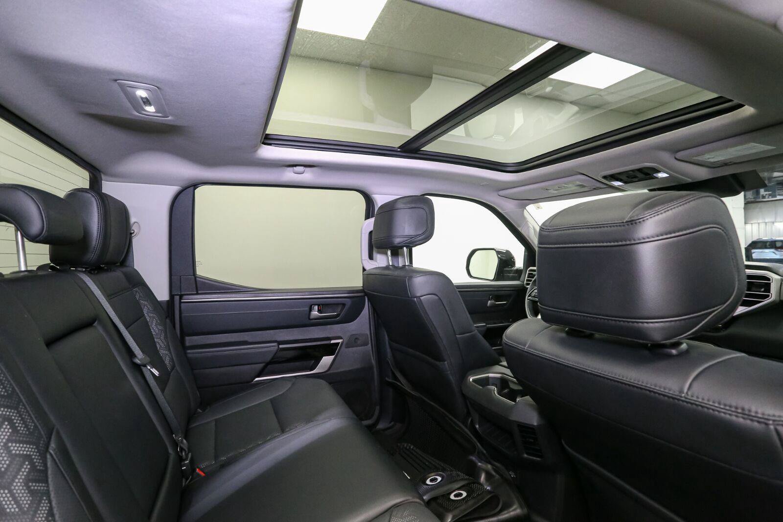 Used 2024 Toyota Tundra Limited AWD/4WD image 21