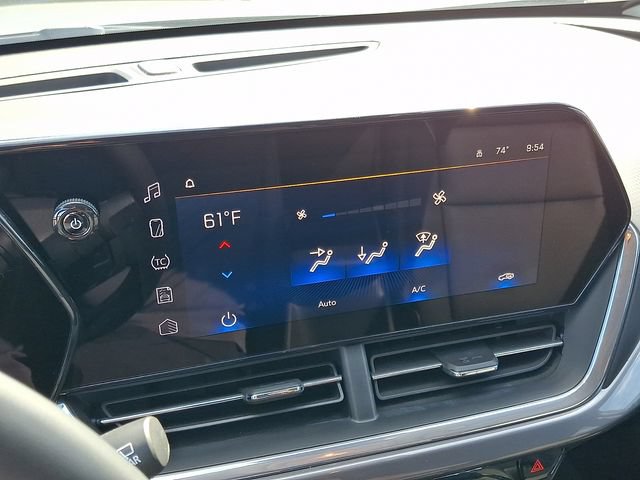 Certified 2025 Chevrolet Trax ACTIV w/ Driver Confidence Package FWD image 16