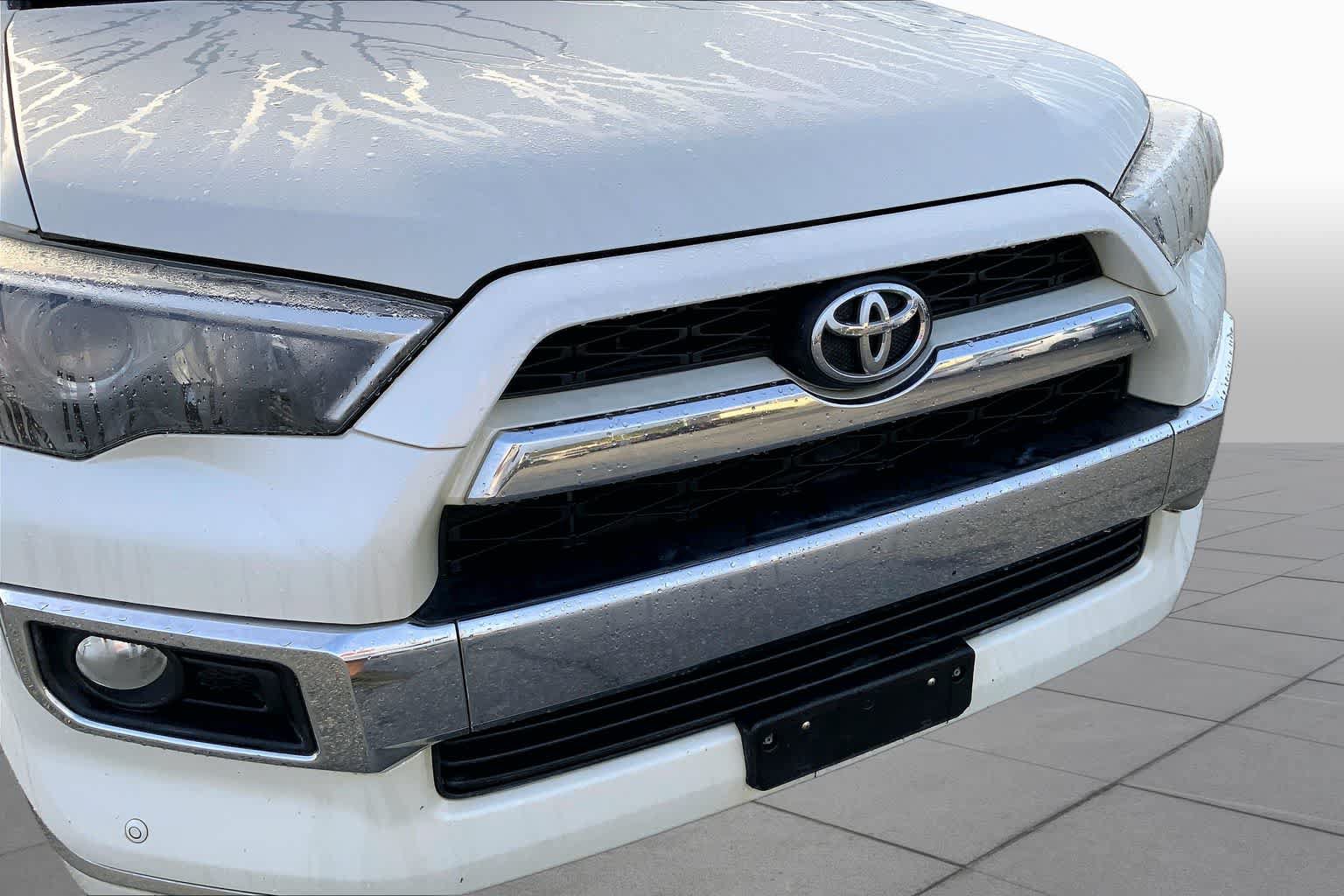 Used 2018 Toyota 4Runner Limited AWD/4WD image 29
