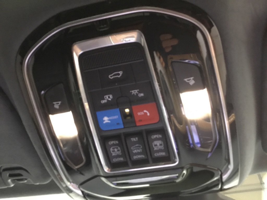 Used 2022 Jeep Grand Wagoneer Series II AWD/4WD image 43