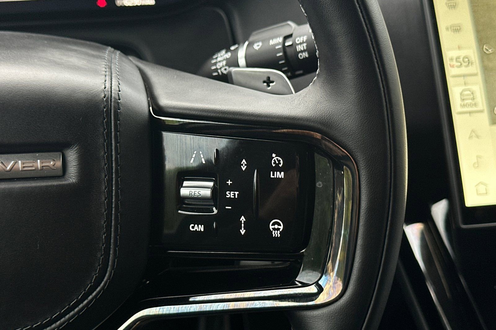 Used 2025 Land Rover Range Rover Sport Dynamic SE image 29