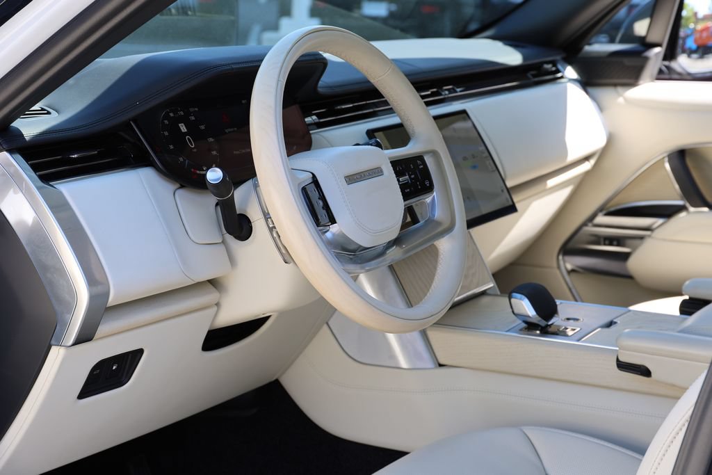 Used 2024 Land Rover Range Rover Autobiography AWD/4WD image 16