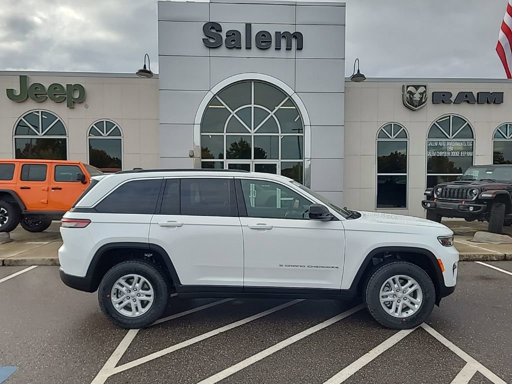New 2025 Jeep Grand Cherokee Laredo w/ Luxury Tech Group I