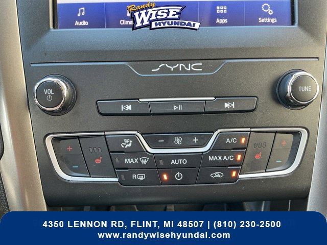 Used 2020 Ford Fusion SE AWD/4WD image 26