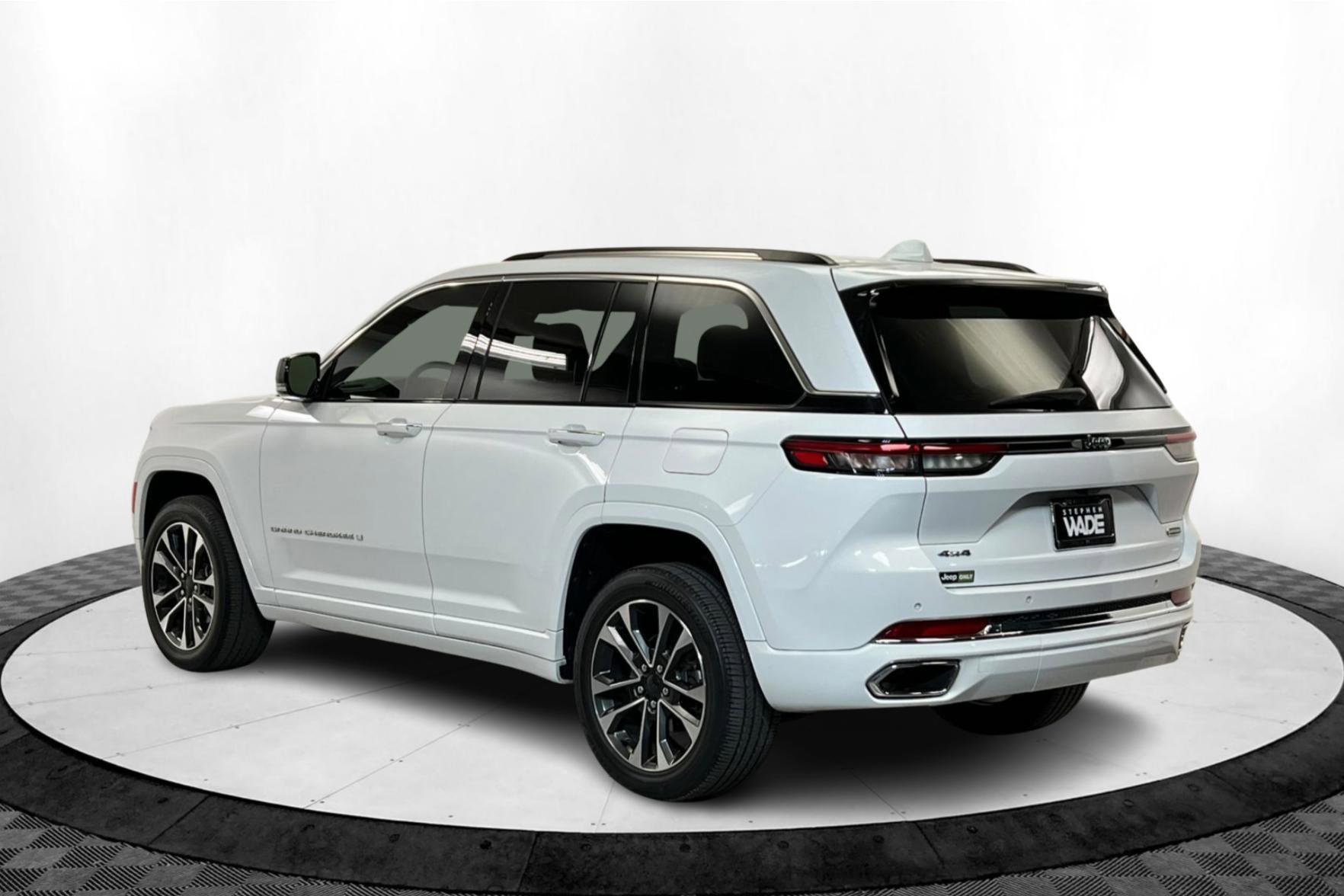 Certified 2022 Jeep Grand Cherokee Overland image 3