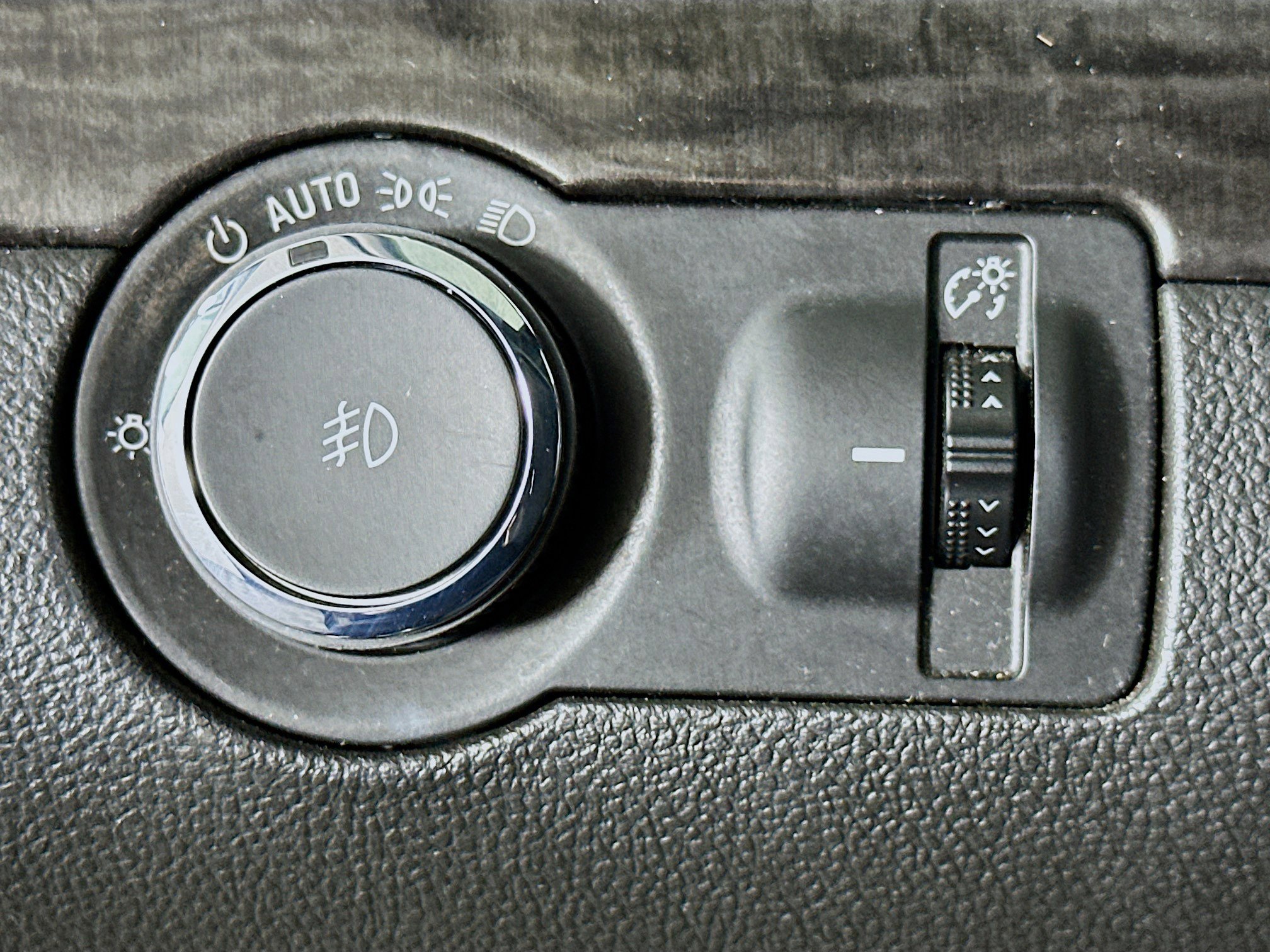 Used 2016 Buick Encore Sport Touring FWD image 17