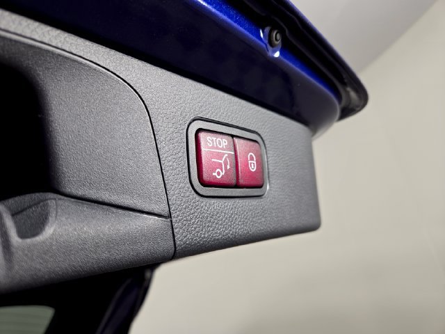 Used 2020 Mercedes-Benz GLC 300 4MATIC image 13
