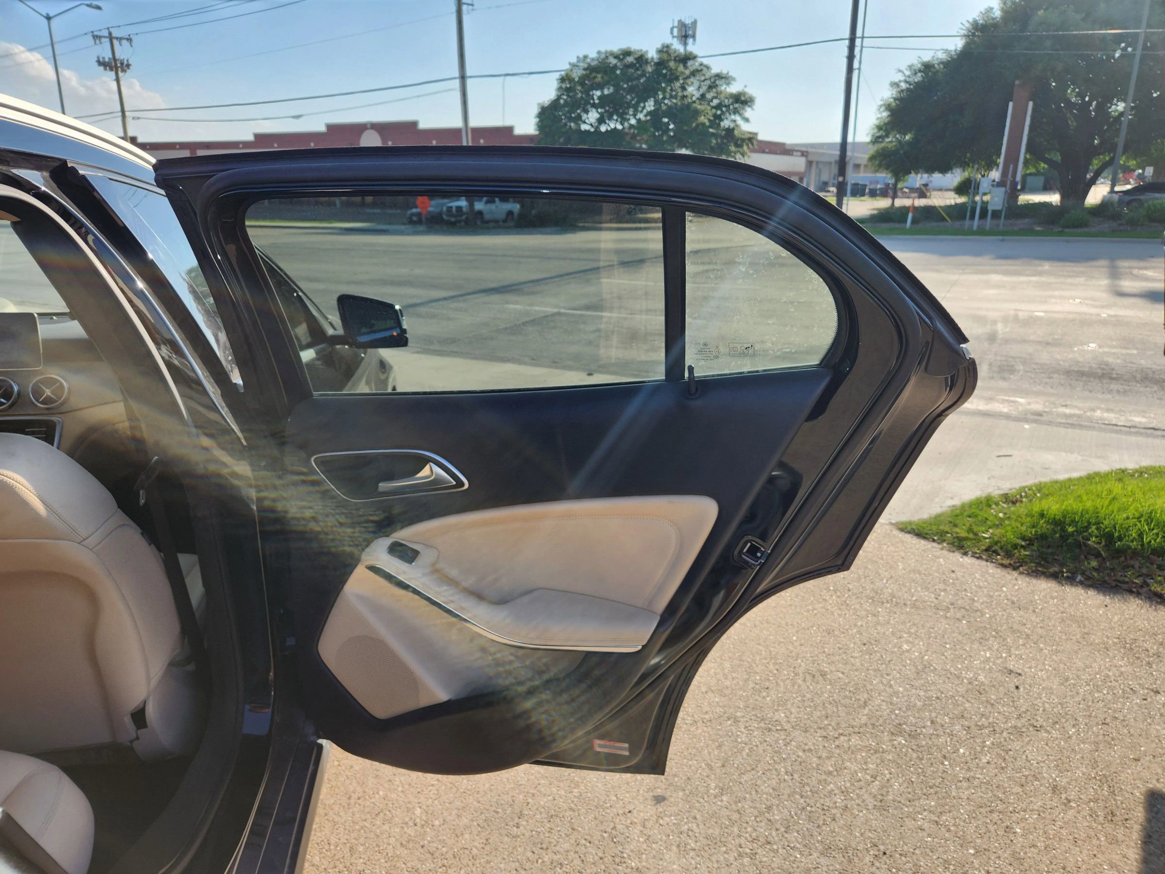 Used 2018 Mercedes-Benz GLA 250 image 13