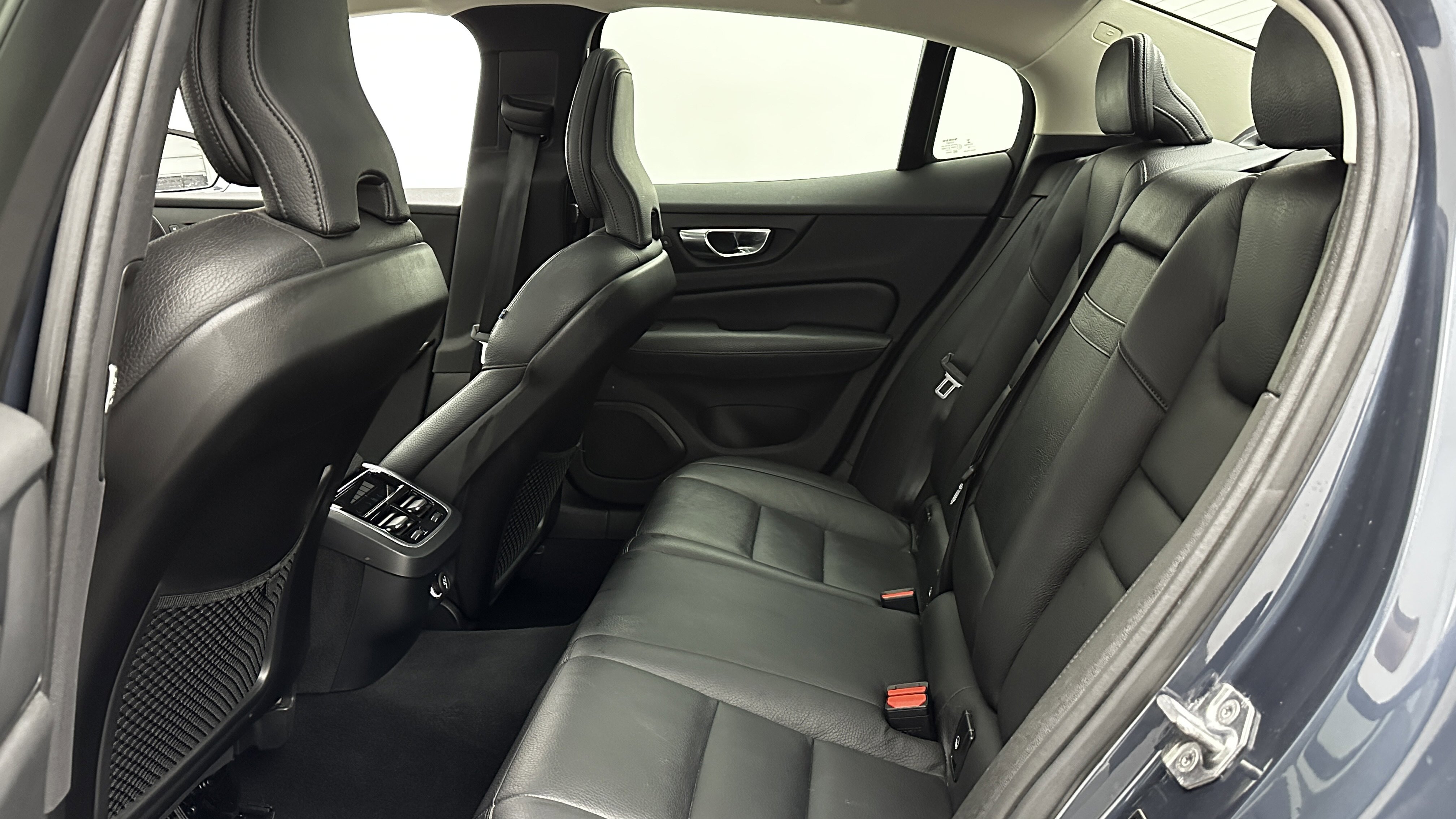 Used 2020 Volvo S60 T6 Inscription w/ Protection Package Premier image 24