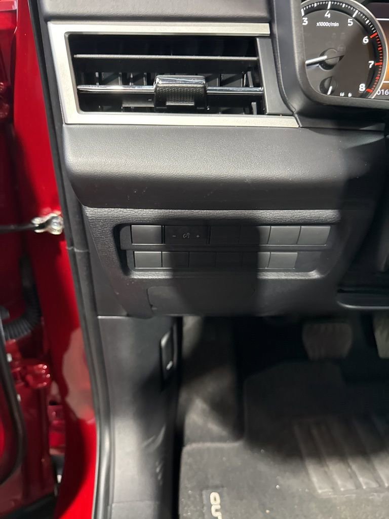 Used 2023 Mitsubishi Outlander ES image 33