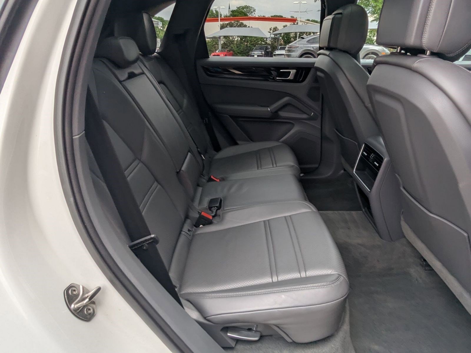 Used 2019 Porsche Cayenne S image 23