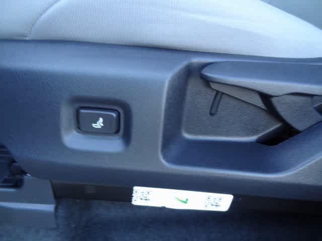 Used 2025 Toyota Tacoma SR5 AWD/4WD image 7