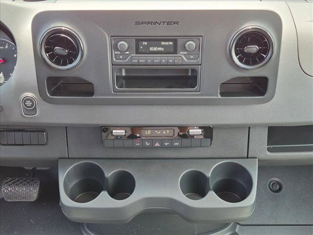Used 2025 Mercedes-Benz Sprinter 2500 image 10