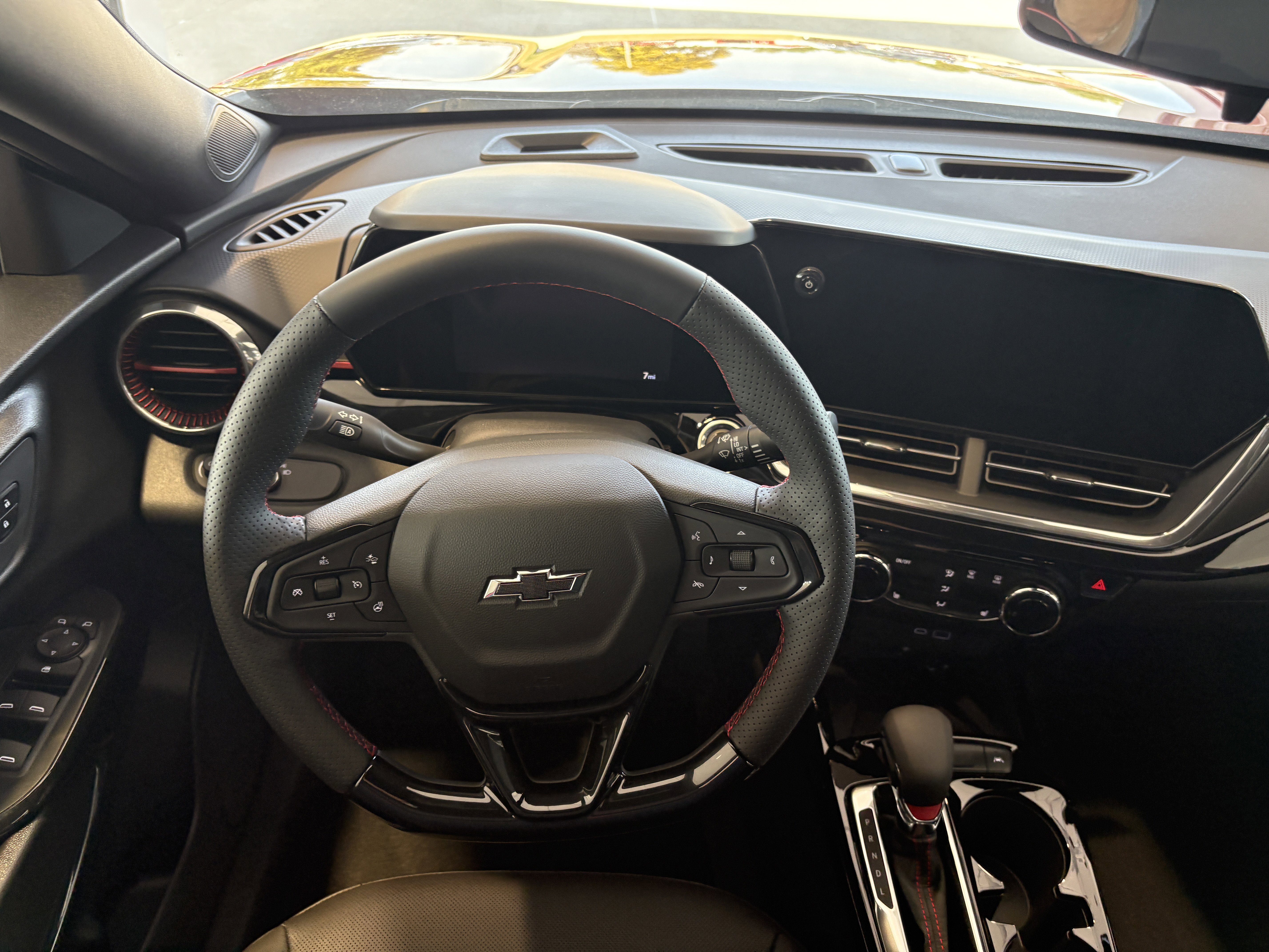 New 2026 Chevrolet Trax RS w/ Sunroof Package image 11